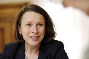 IWM-Aktuell BFW_0218_Blick-nach…-Regensburg_2-2-300x200 BFW_0218_Blick nach… Regensburg_2-2  