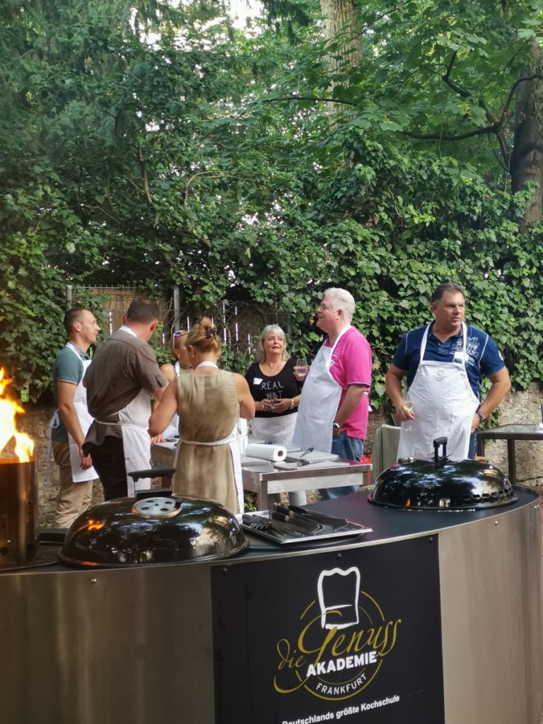 IWM-Aktuell IMG_20190625_191739-768x1024 Open-Cooking-Saison startet in der Genussakademie Frankfurt Aktuelles Allgemein Tafelrunde  Wohnungswirtschaft Open Cooking networking Frankfurt a. M. Event 