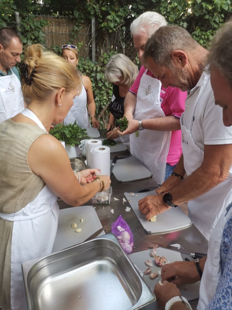 IWM-Aktuell IMG_20190625_192655-768x1024 Open-Cooking-Saison startet in der Genussakademie Frankfurt Aktuelles Allgemein Tafelrunde  Wohnungswirtschaft Open Cooking networking Frankfurt a. M. Event 